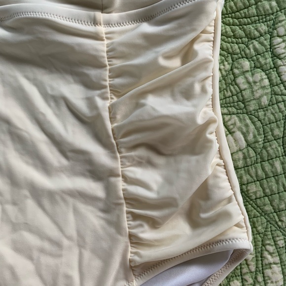 Square-Neck One-Piece Old Navy Swimsuit with Full Coverage - Picture 2 of 14